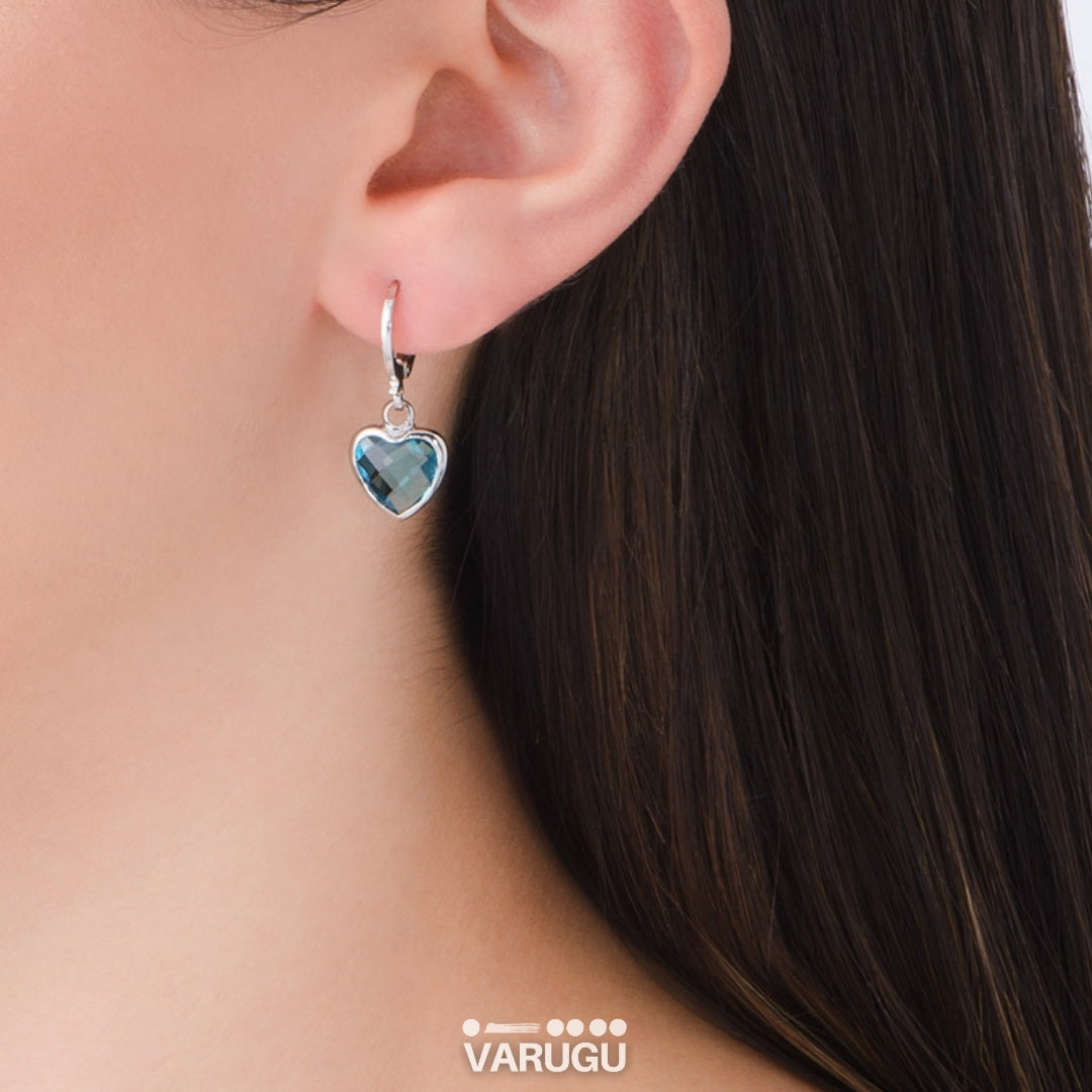 Aretes de corazón con piedra azul